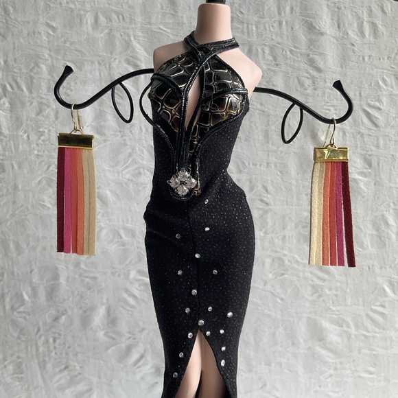 Leather Pierced Earrings Vintage Retro Style - Picture 1 of 4